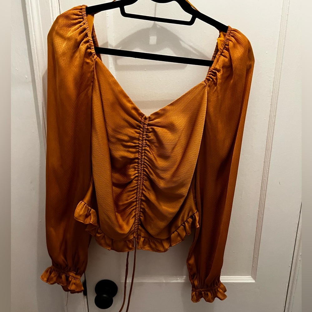 ASTR the label - puff long sleeve adjustable scrunch burnt orange top